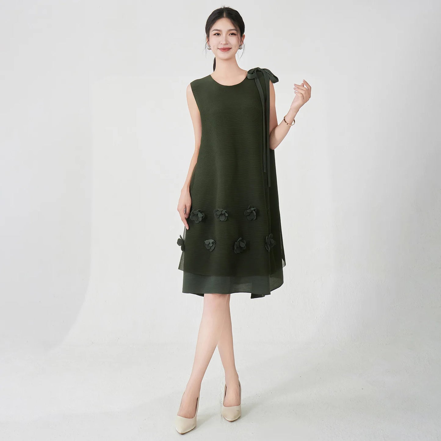 Miyake Pleated Sleeveless Dress Women Fashion 3D Flower Spliced Lace-Up Design Solid Color Dresses Casual 2025 New Clothing