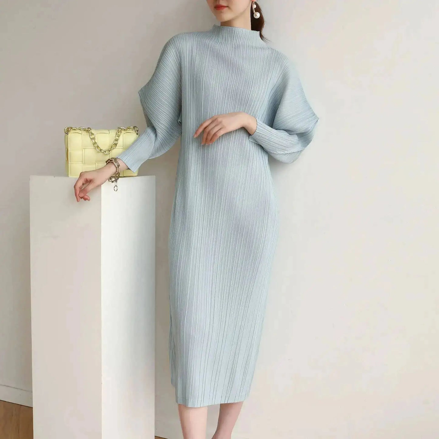 Pleated Half High-End High Collar Batwing Sleeve Women'S Dress
